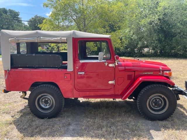 Toyota-Land-cruiser-1982-9