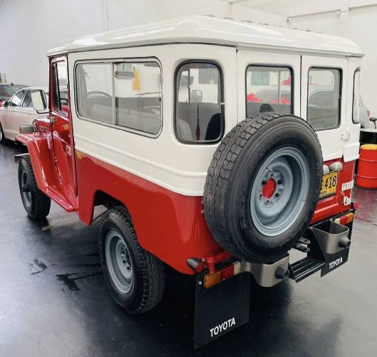 Toyota-Land-cruiser-1982-Red-1