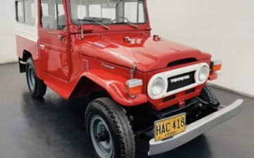 Toyota-Land-cruiser-1982-Red-10