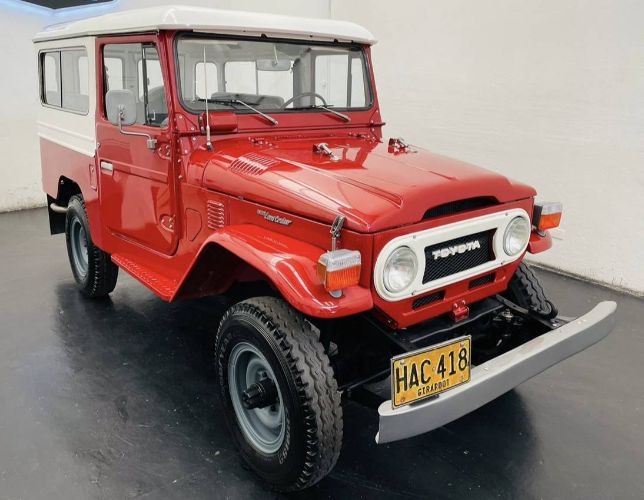 Toyota-Land-cruiser-1982-Red-10