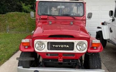 Toyota-Land-cruiser-1982-Red-14