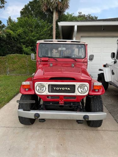 Toyota-Land-cruiser-1982-Red-14