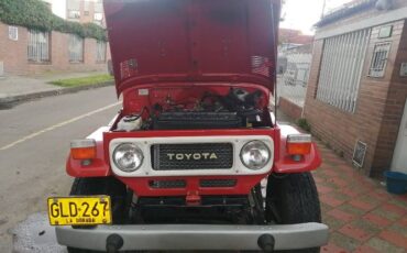 Toyota-Land-cruiser-1982-Red-18