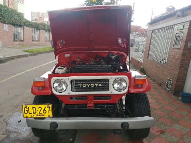 Toyota-Land-cruiser-1982-Red-18
