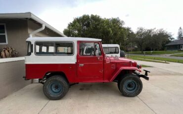Toyota-Land-cruiser-1982-Red-20