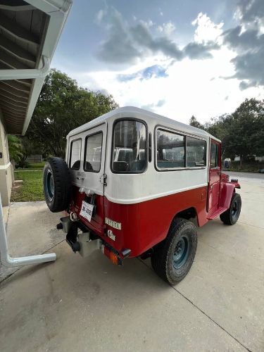 Toyota-Land-cruiser-1982-Red-25