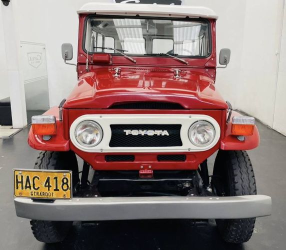 Toyota-Land-cruiser-1982-Red-3