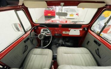 Toyota-Land-cruiser-1982-Red
