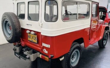 Toyota-Land-cruiser-1982-Red-4