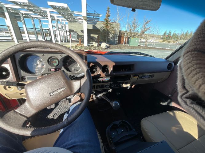 Toyota-Land-cruiser-1983-Orange-Tan-11