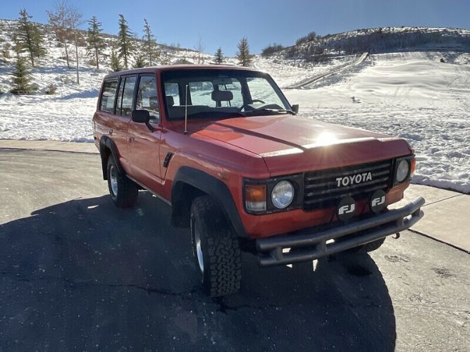 Toyota-Land-cruiser-1983-Orange-Tan-2