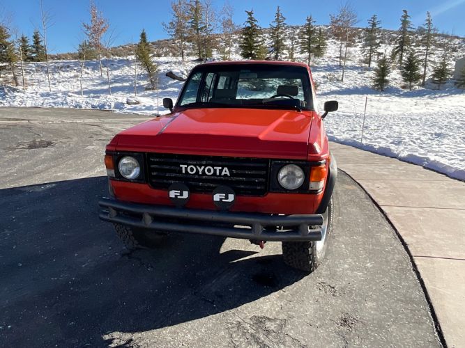 Toyota-Land-cruiser-1983-Orange-Tan-5