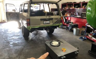 Toyota-Land-cruiser-1983-Tan-Black-15