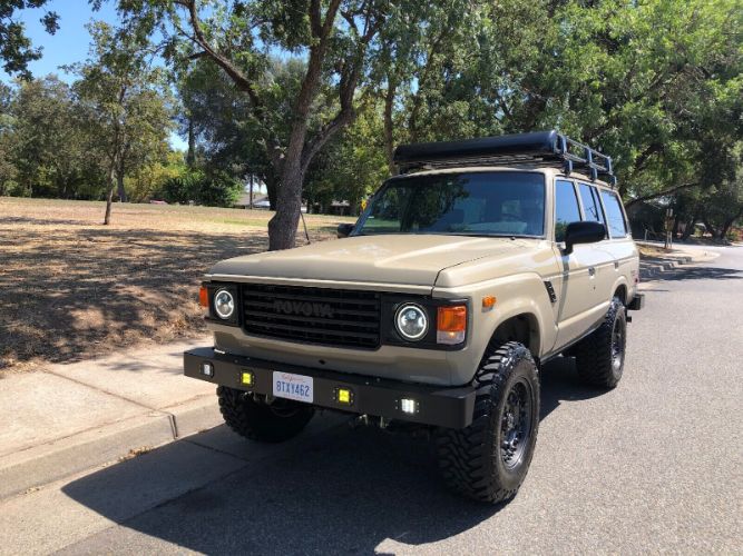 Toyota-Land-cruiser-1983-Tan-Black-17