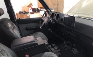 Toyota-Land-cruiser-1983-Tan-Black-5