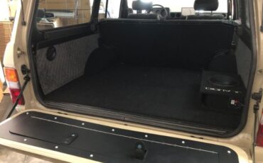 Toyota-Land-cruiser-1983-Tan-Black-8