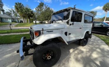 Toyota-Land-cruiser-1983-White-13