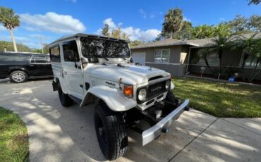 Toyota-Land-cruiser-1983-White-3