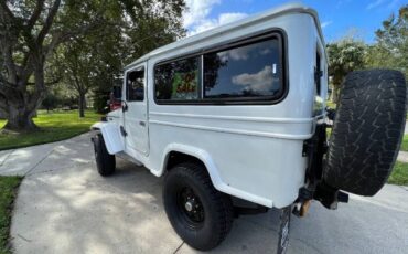 Toyota-Land-cruiser-1983-White-7