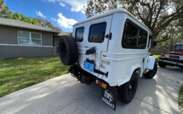 Toyota-Land-cruiser-1983-White-8