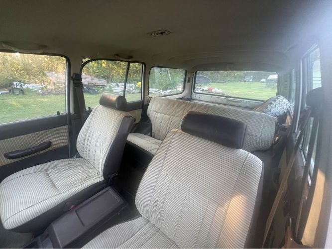 Toyota-Land-cruiser-1983-White-Bianco-Cygnus-2