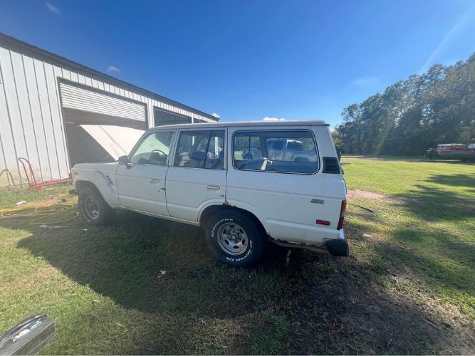 Toyota-Land-cruiser-1983-White-Bianco-Cygnus-4