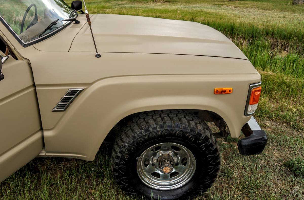 Toyota-Land-cruiser-1984-12