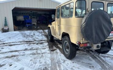 Toyota-Land-cruiser-1984-3