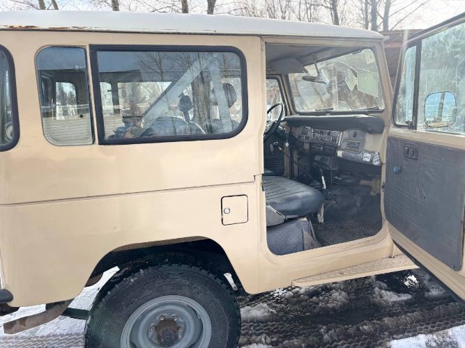 Toyota-Land-cruiser-1984-4