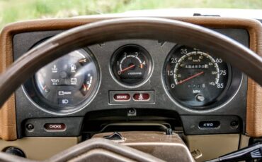 Toyota-Land-cruiser-1984-4