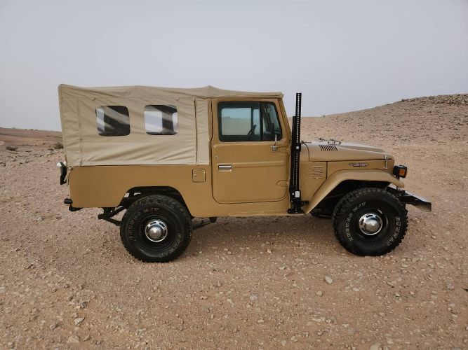 Toyota-Land-cruiser-1984-Brown-4