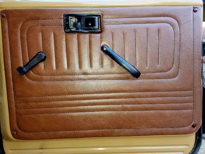 Toyota-Land-cruiser-1984-Brown