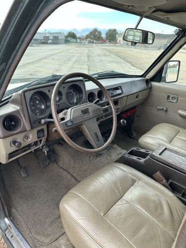 Toyota-Land-cruiser-1984-Green-Tan-11