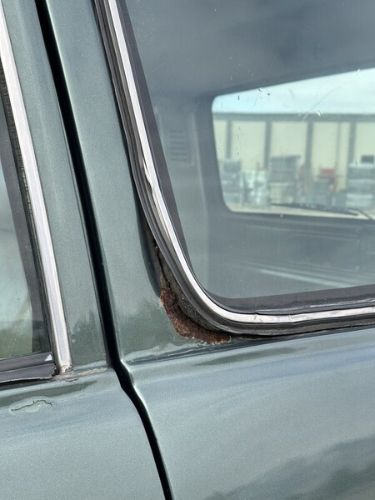 Toyota-Land-cruiser-1984-Green-Tan-12