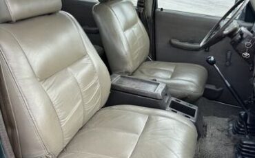 Toyota-Land-cruiser-1984-Green-Tan-18