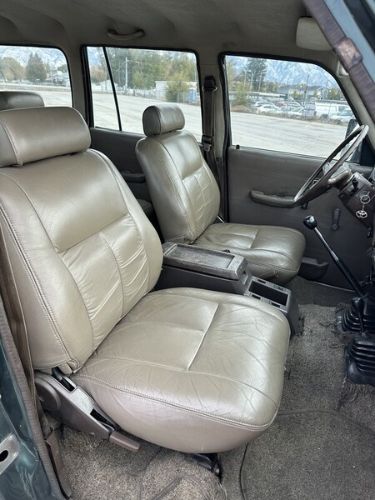 Toyota-Land-cruiser-1984-Green-Tan-18