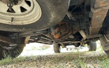 Toyota-Land-cruiser-1984-Green-Tan-2