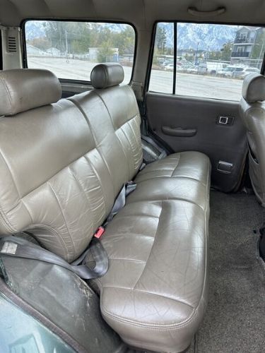 Toyota-Land-cruiser-1984-Green-Tan-3