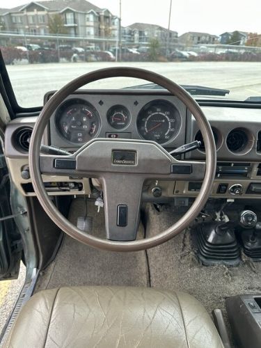 Toyota-Land-cruiser-1984-Green-Tan-4