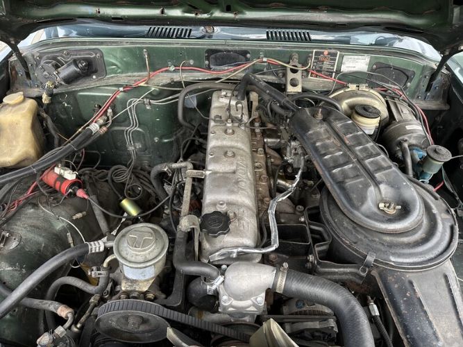 Toyota-Land-cruiser-1984-Green-Tan-5