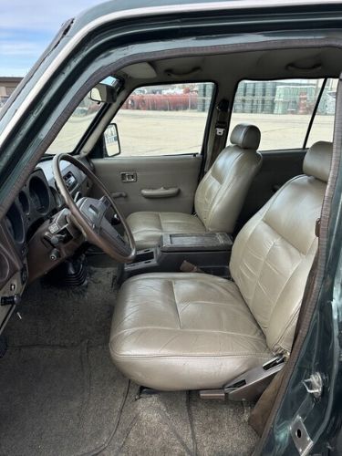 Toyota-Land-cruiser-1984-Green-Tan-9