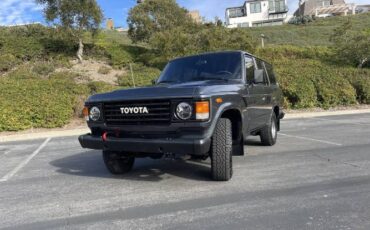 Toyota-Land-cruiser-1986-Gray