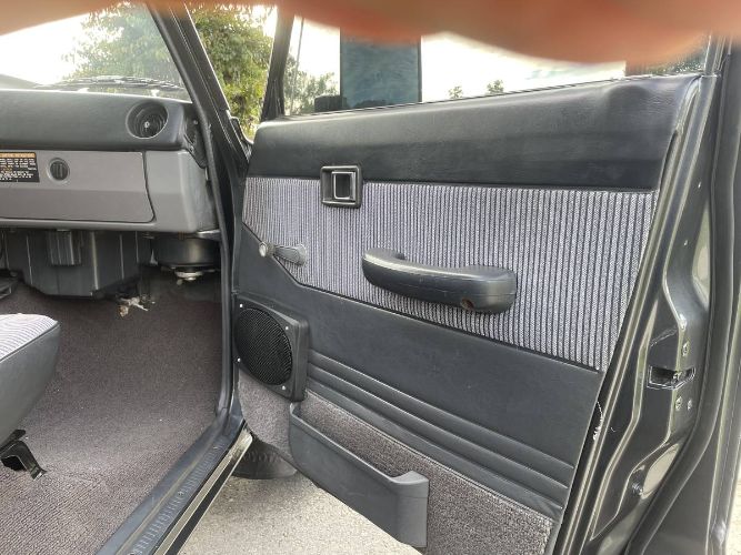 Toyota-Land-cruiser-1986-Gray-7
