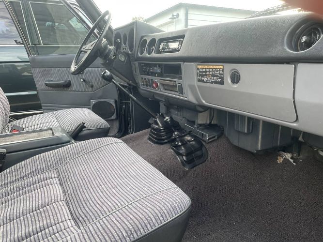 Toyota-Land-cruiser-1986-Gray-8