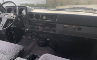Toyota-Land-cruiser-1986-Gray-9