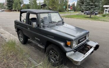 Toyota-Land-cruiser-1987-Gray-1