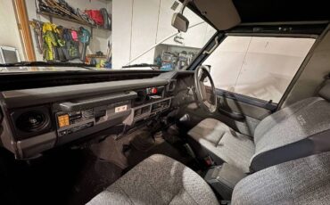 Toyota-Land-cruiser-1987-Gray-14