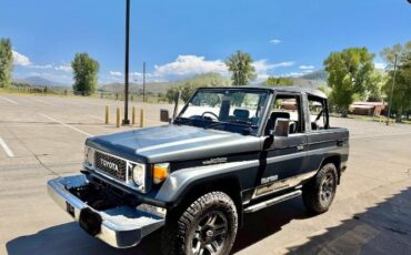 Toyota-Land-cruiser-1987-Gray