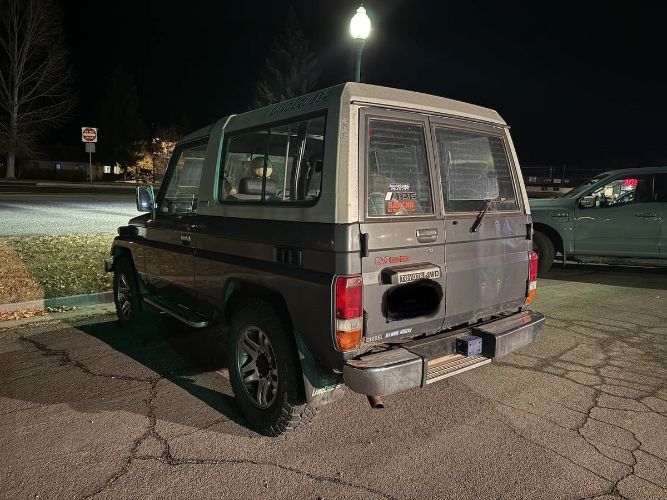 Toyota-Land-cruiser-1987-Gray-4
