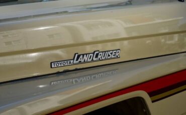 Toyota-Land-cruiser-1988-Custom-10